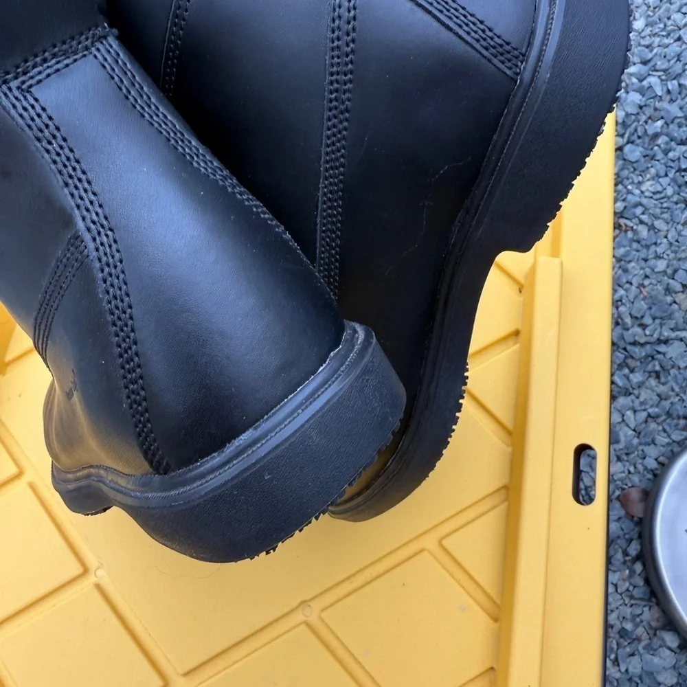 Genuine Grip 7160 Men’s Sz 13  Black Leather Work Boots with Sturdy Soles